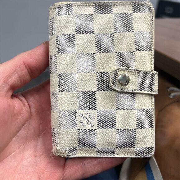 Louis Vuitton Damier Azur Women's Wallet Multicolor Geometric Design, Luxury, - Picture 1 of 4